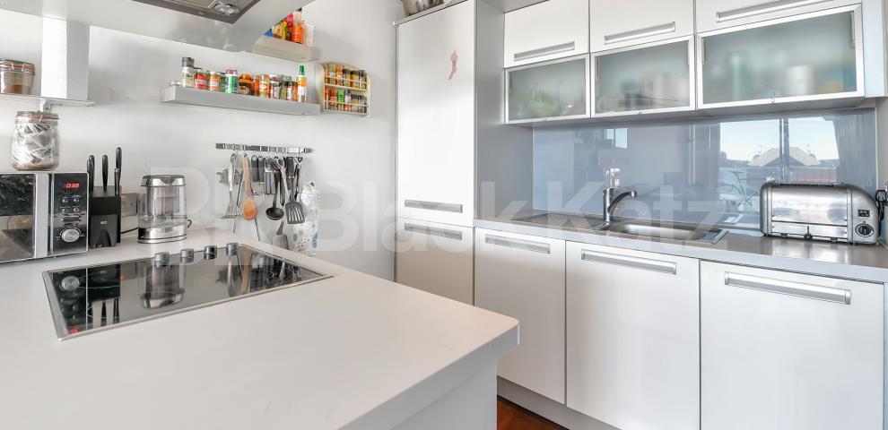 			LET, 2 Bedroom, 1 bath, 1 reception Apartment			 Qube Court. Balham Hill, Clapham South 